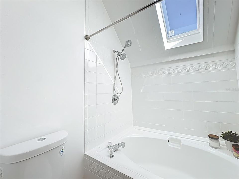 En Venta: $699,900 (4 camas, 2 baños, 2612 Pies cuadrados)