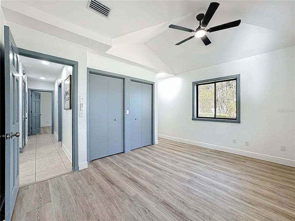 En Venta: $699,900 (4 camas, 2 baños, 2612 Pies cuadrados)