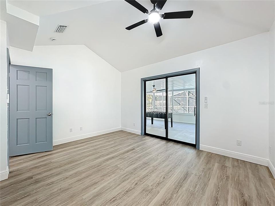 En Venta: $699,900 (4 camas, 2 baños, 2612 Pies cuadrados)