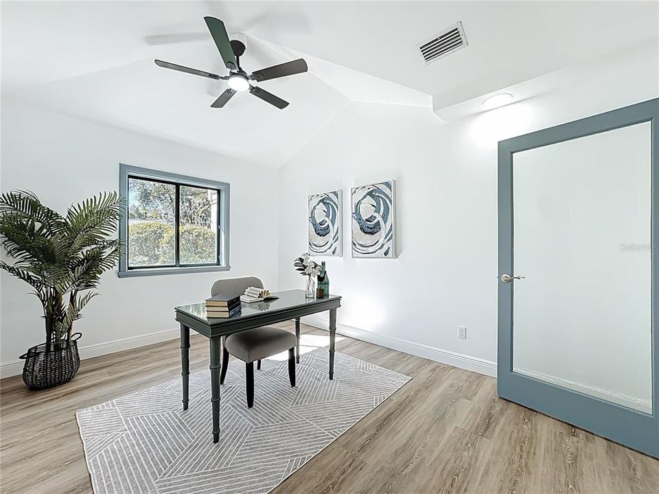 En Venta: $699,900 (4 camas, 2 baños, 2612 Pies cuadrados)