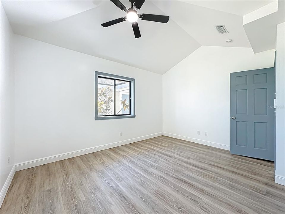 En Venta: $699,900 (4 camas, 2 baños, 2612 Pies cuadrados)