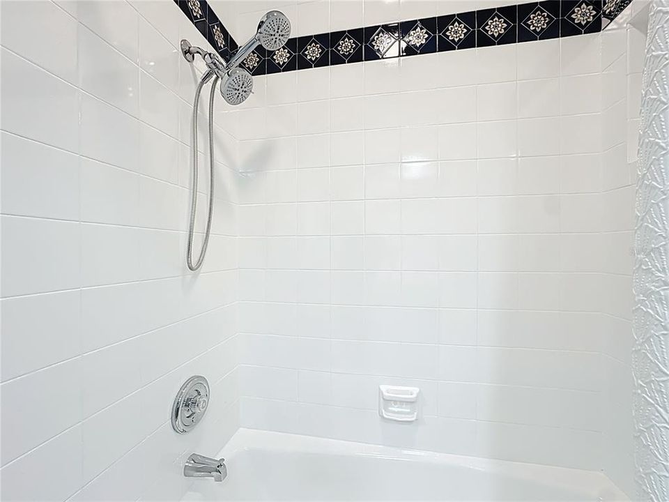 En Venta: $699,900 (4 camas, 2 baños, 2612 Pies cuadrados)