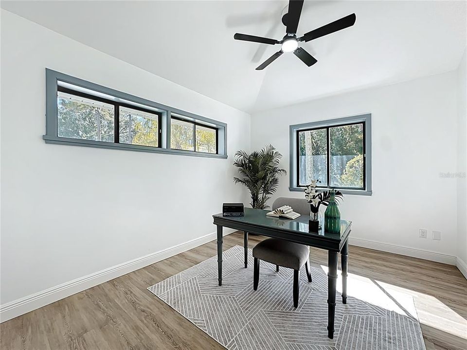 En Venta: $699,900 (4 camas, 2 baños, 2612 Pies cuadrados)