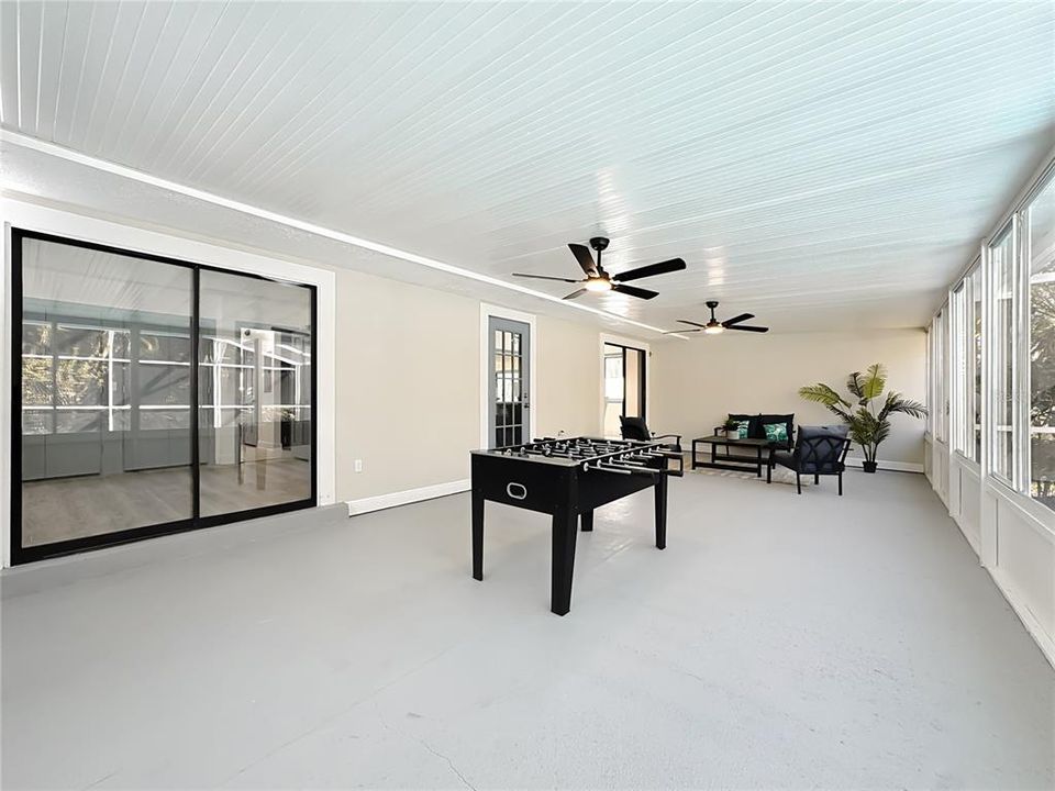 En Venta: $699,900 (4 camas, 2 baños, 2612 Pies cuadrados)