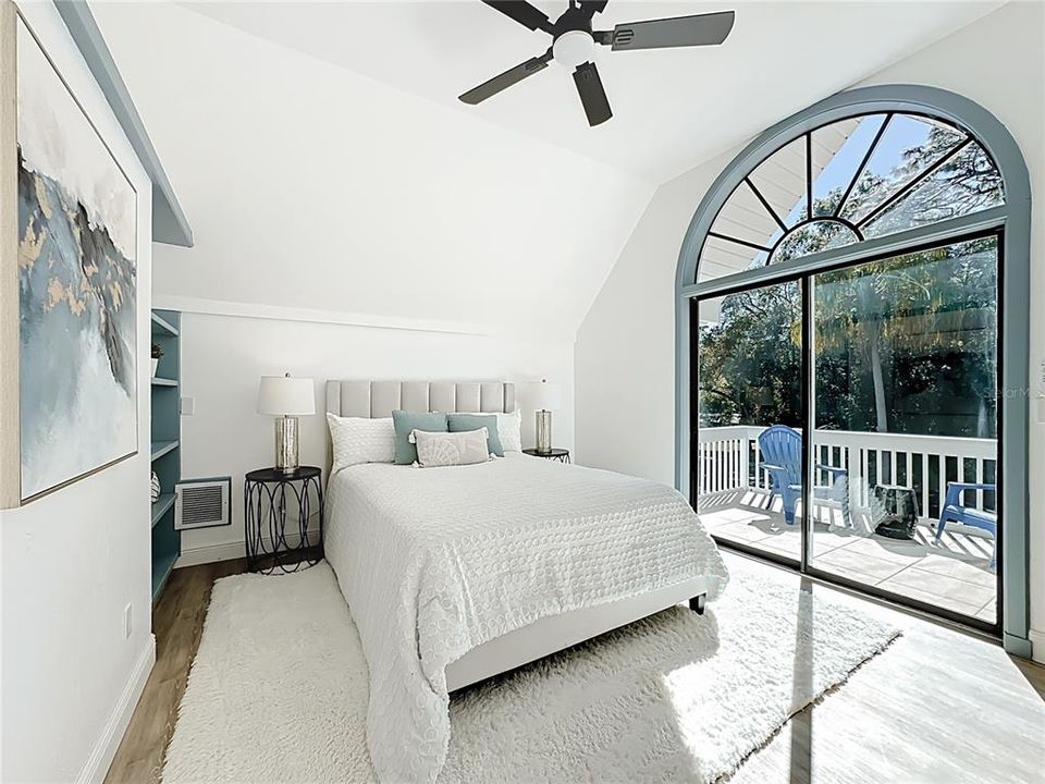 En Venta: $699,900 (4 camas, 2 baños, 2612 Pies cuadrados)