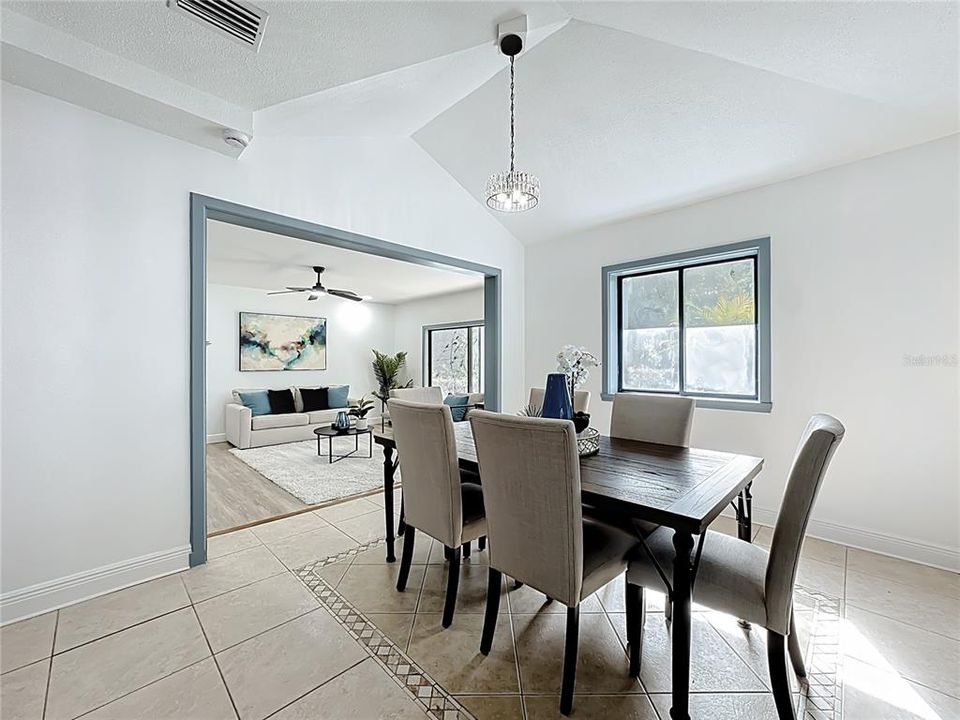 En Venta: $699,900 (4 camas, 2 baños, 2612 Pies cuadrados)