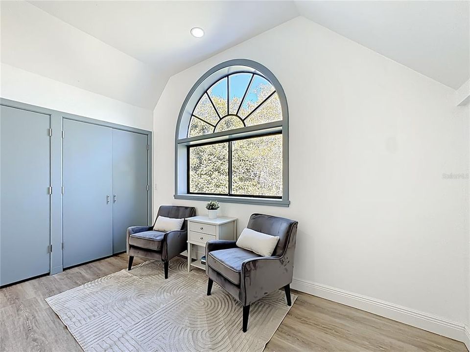 En Venta: $699,900 (4 camas, 2 baños, 2612 Pies cuadrados)