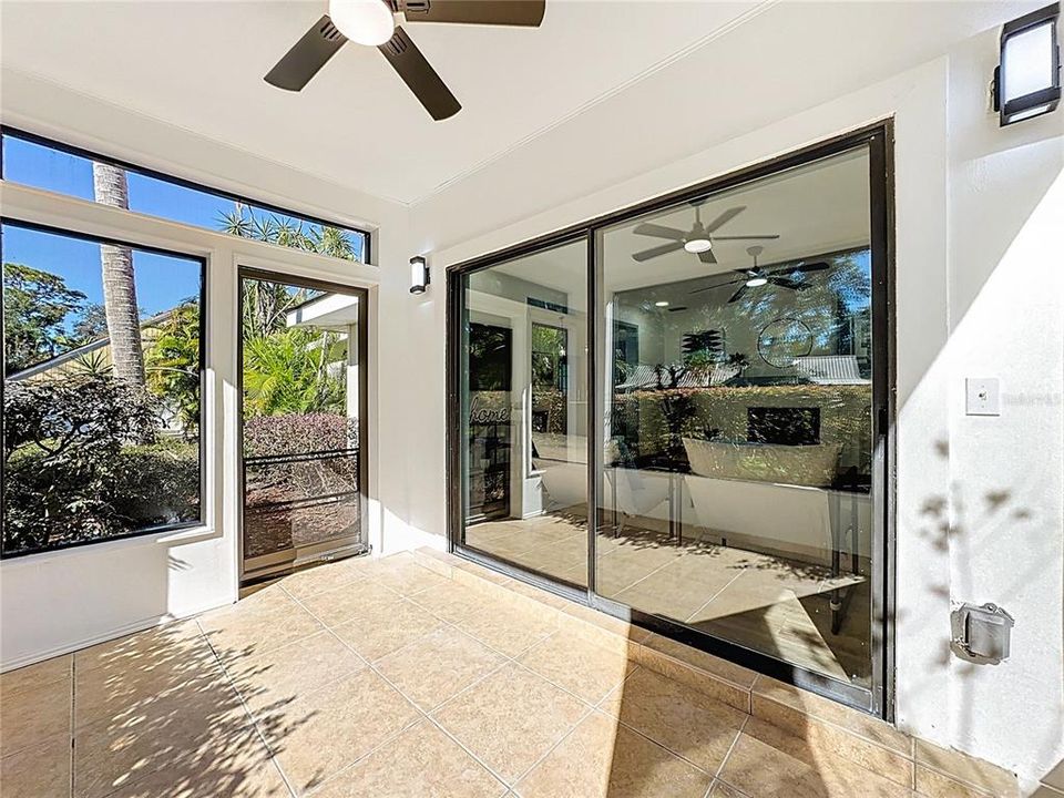 En Venta: $699,900 (4 camas, 2 baños, 2612 Pies cuadrados)