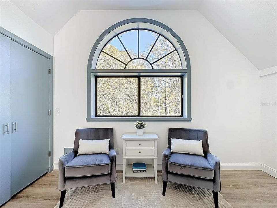 En Venta: $699,900 (4 camas, 2 baños, 2612 Pies cuadrados)