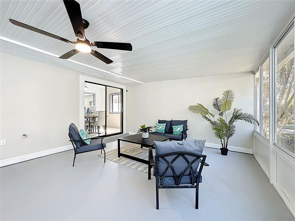 En Venta: $699,900 (4 camas, 2 baños, 2612 Pies cuadrados)