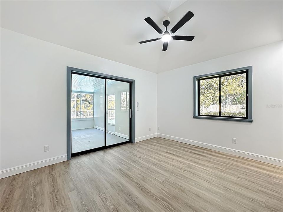 En Venta: $699,900 (4 camas, 2 baños, 2612 Pies cuadrados)