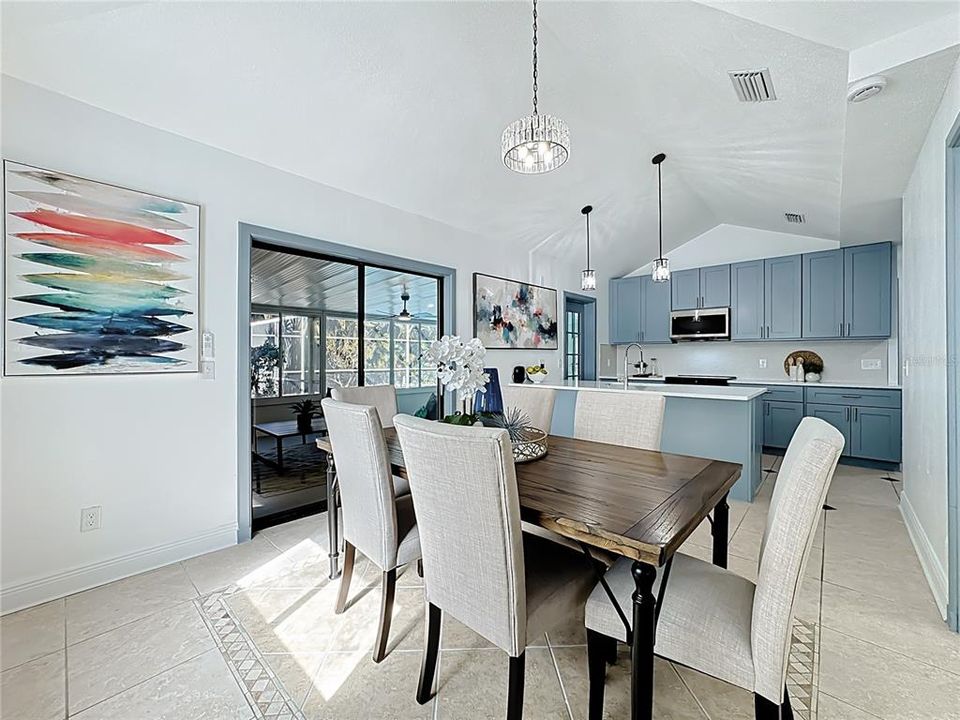 En Venta: $699,900 (4 camas, 2 baños, 2612 Pies cuadrados)