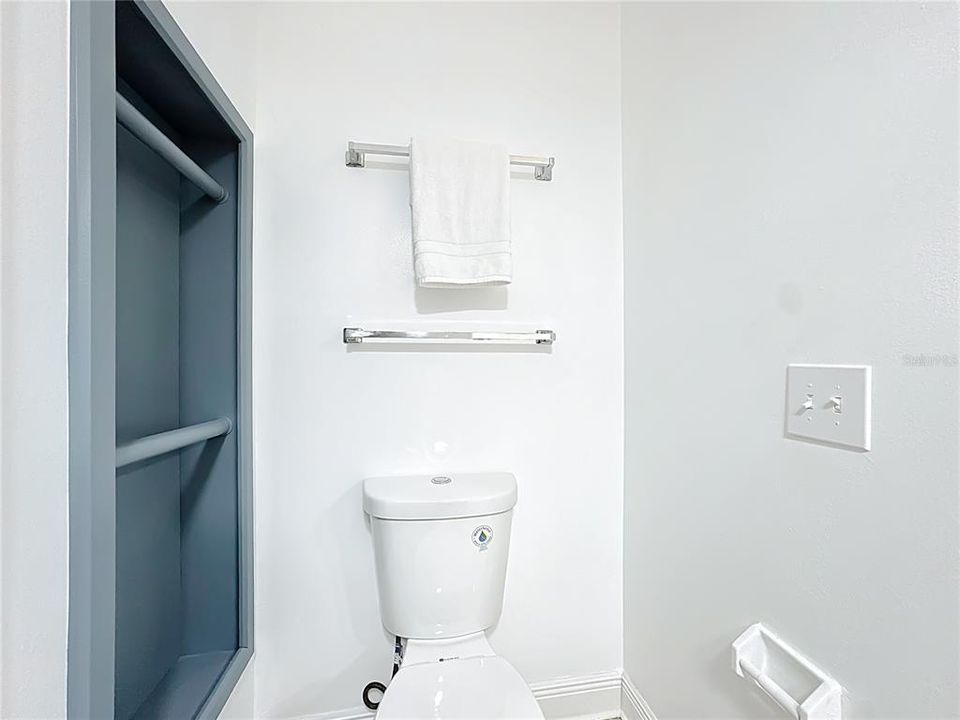 En Venta: $699,900 (4 camas, 2 baños, 2612 Pies cuadrados)