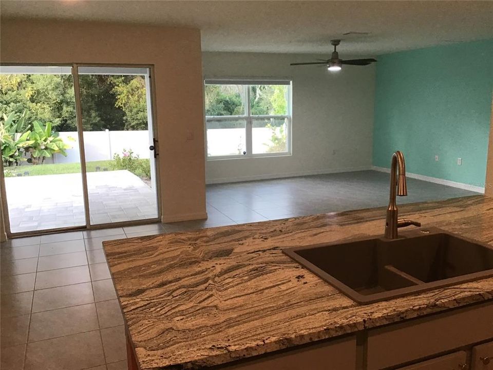 Activo con contrato: $460,000 (4 camas, 2 baños, 1846 Pies cuadrados)
