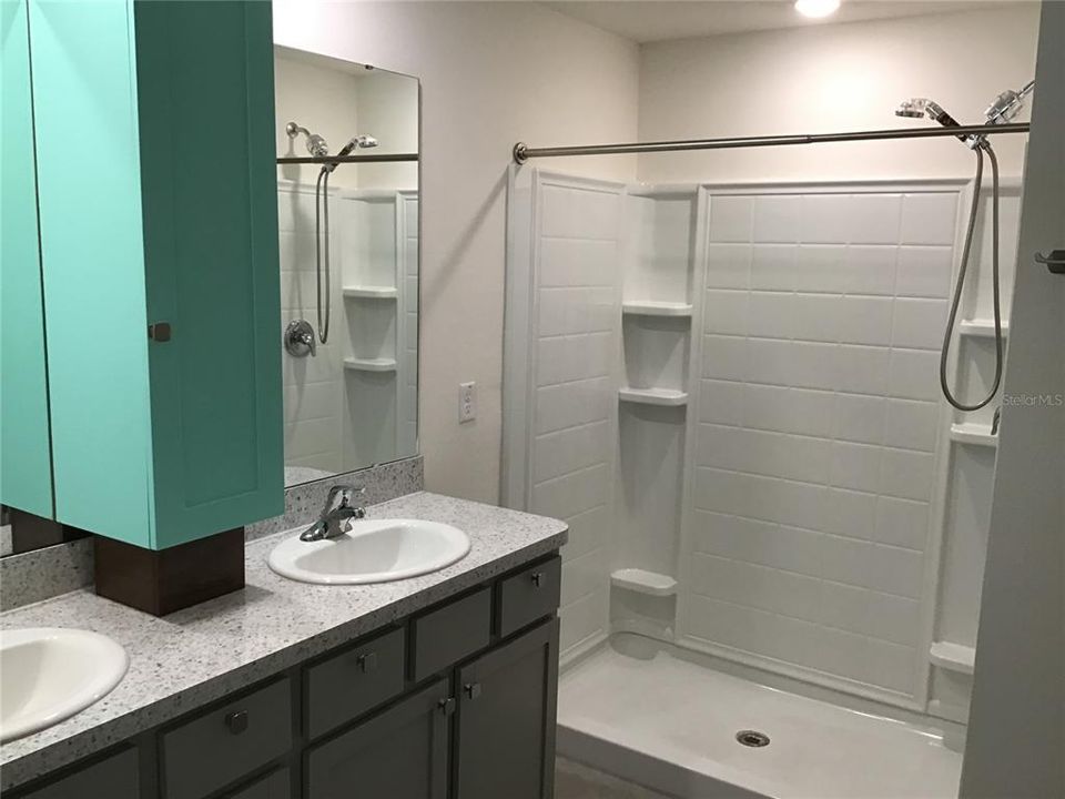 Activo con contrato: $460,000 (4 camas, 2 baños, 1846 Pies cuadrados)