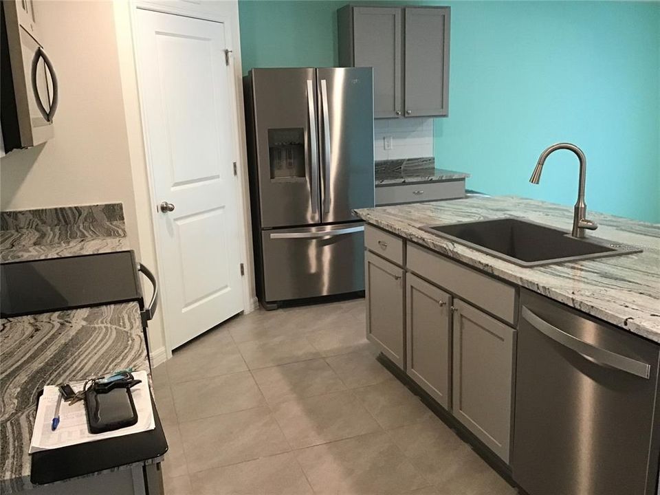 Activo con contrato: $460,000 (4 camas, 2 baños, 1846 Pies cuadrados)