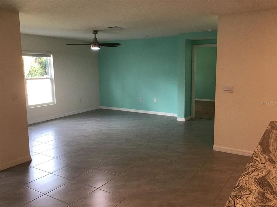 Activo con contrato: $460,000 (4 camas, 2 baños, 1846 Pies cuadrados)