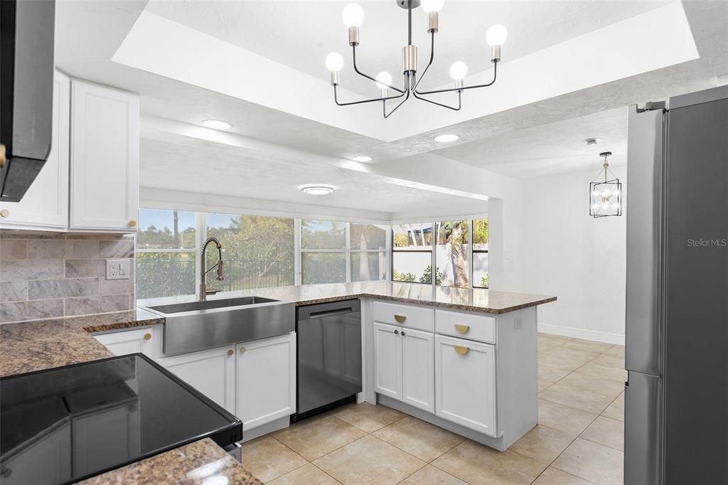 出租: $4,800 (3 贝兹, 2 浴室, 1970 平方英尺)