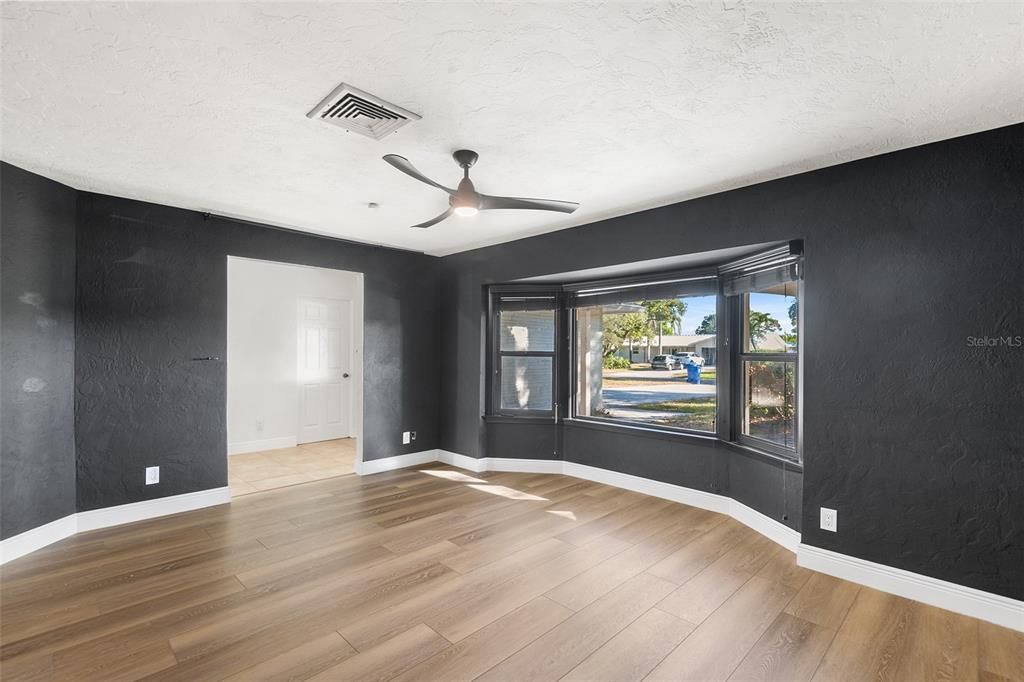 出租: $4,800 (3 贝兹, 2 浴室, 1970 平方英尺)