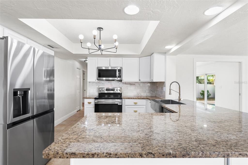 出租: $4,800 (3 贝兹, 2 浴室, 1970 平方英尺)