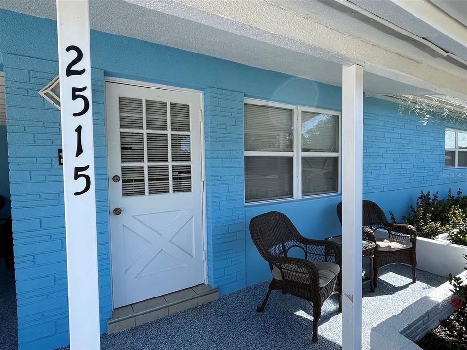 Active With Contract: $309,000 (3 beds, 2 baths, 1087 Square Feet)