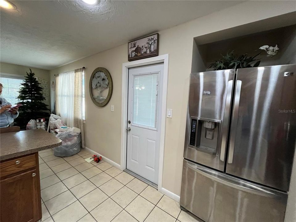 Active With Contract: $309,000 (3 beds, 2 baths, 1087 Square Feet)