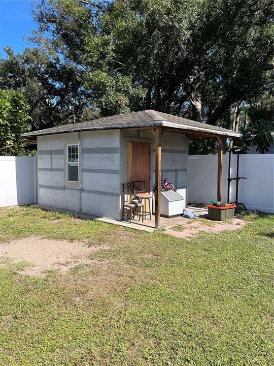 Active With Contract: $309,000 (3 beds, 2 baths, 1087 Square Feet)