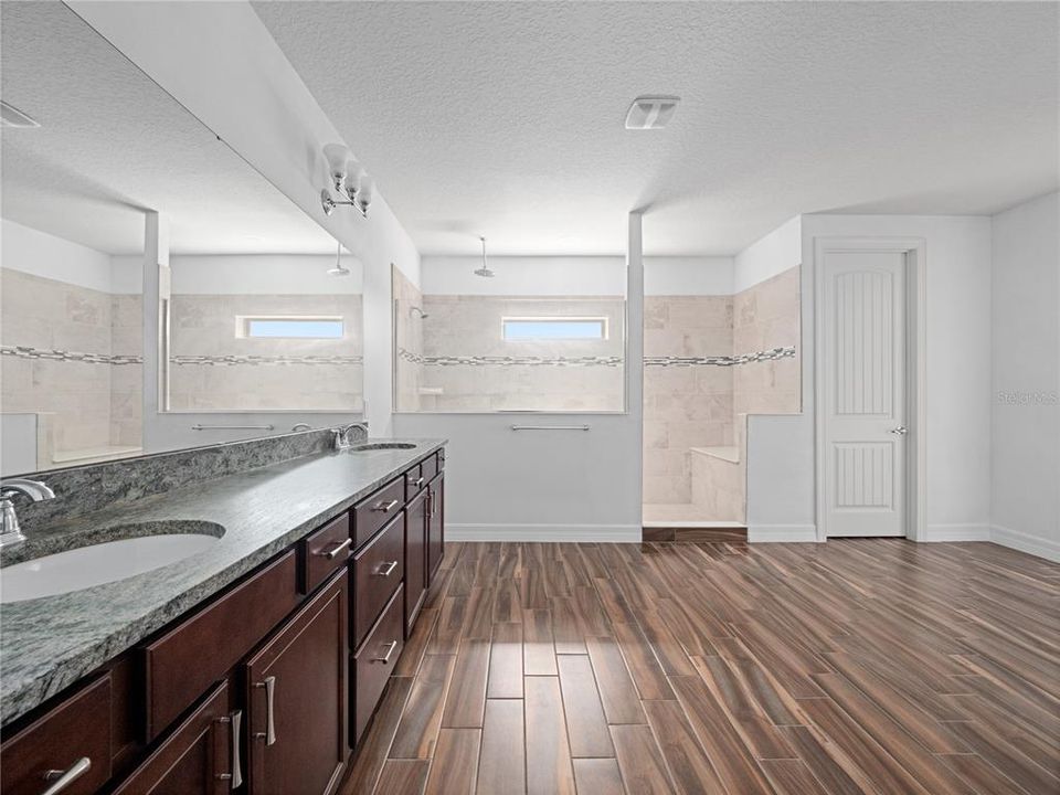 For Sale: $1,225,000 (5 beds, 4 baths, 4008 Square Feet)