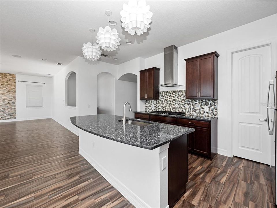 For Sale: $1,225,000 (5 beds, 4 baths, 4008 Square Feet)