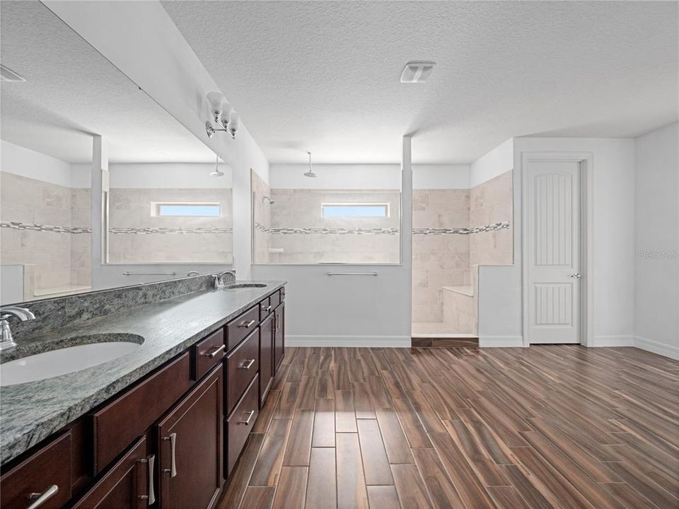 For Sale: $1,225,000 (5 beds, 4 baths, 4008 Square Feet)