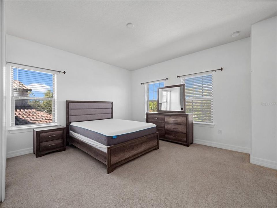 For Sale: $1,225,000 (5 beds, 4 baths, 4008 Square Feet)