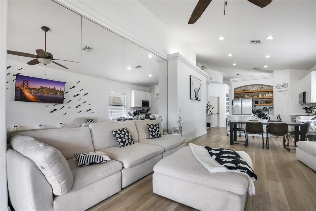 待售: $455,000 (4 贝兹, 3 浴室, 1962 平方英尺)