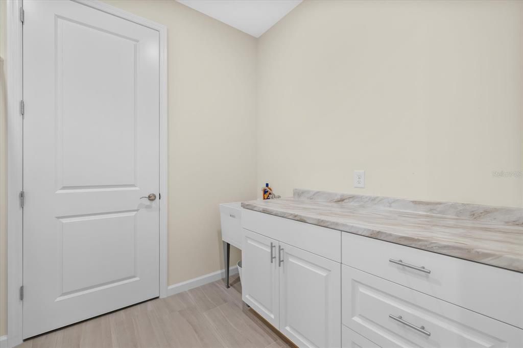 For Sale: $699,999 (2 beds, 2 baths, 1930 Square Feet)