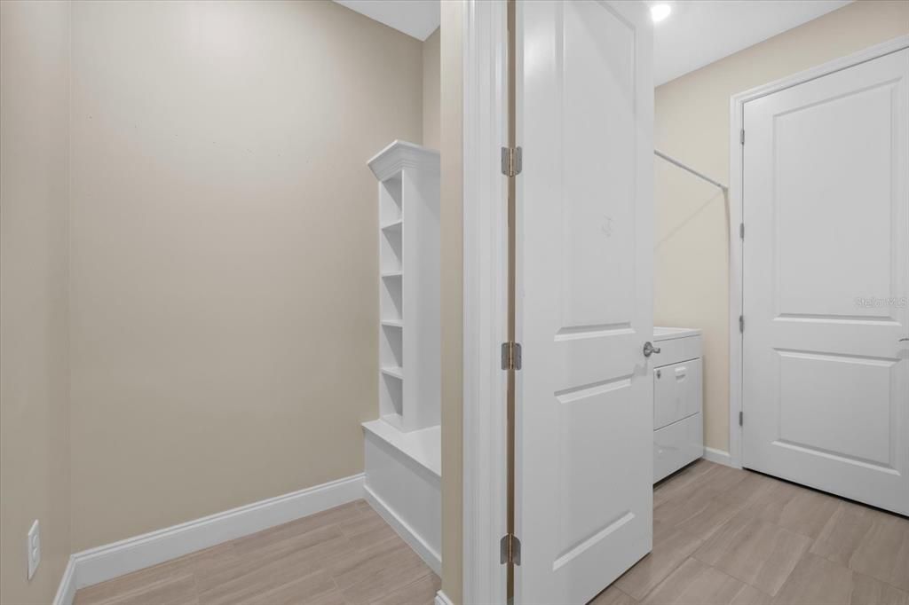 For Sale: $699,999 (2 beds, 2 baths, 1930 Square Feet)