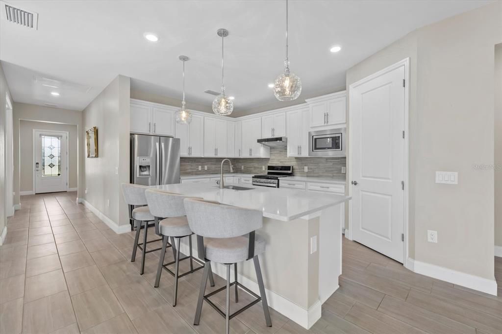 For Sale: $699,999 (2 beds, 2 baths, 1930 Square Feet)