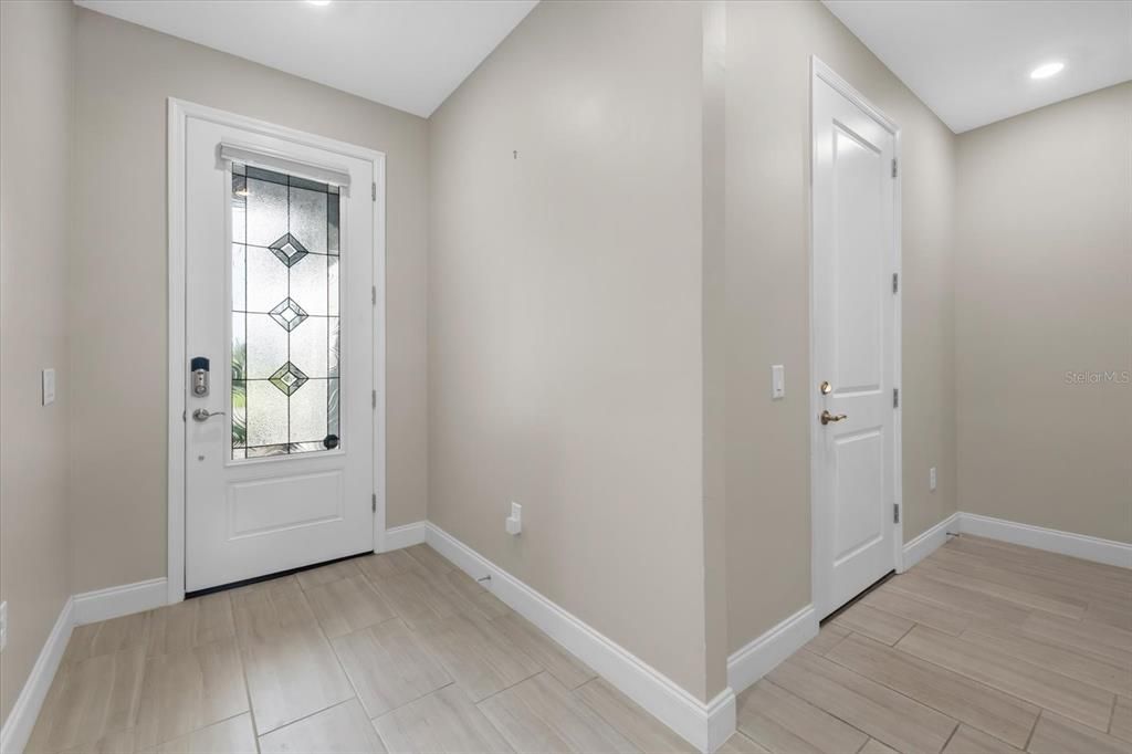 For Sale: $699,999 (2 beds, 2 baths, 1930 Square Feet)