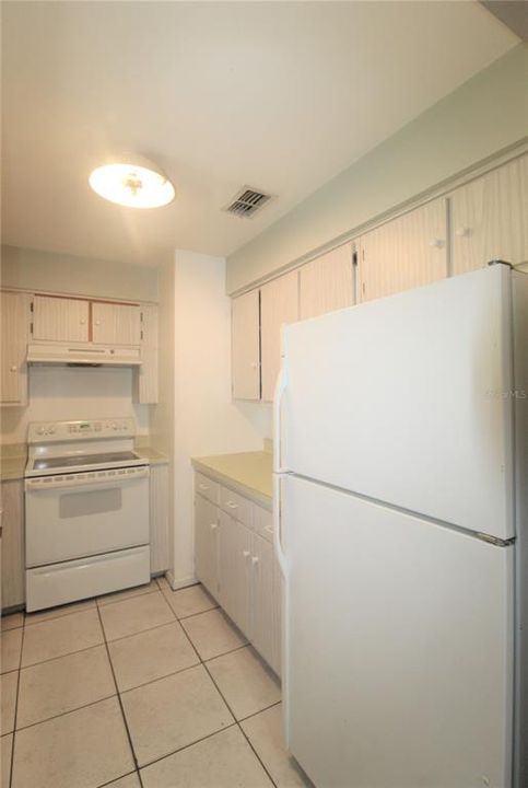 出租: $1,600 (2 贝兹, 2 浴室, 962 平方英尺)