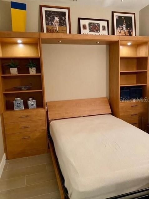 Active With Contract: $2,650 (2 beds, 1 baths, 1050 Square Feet)