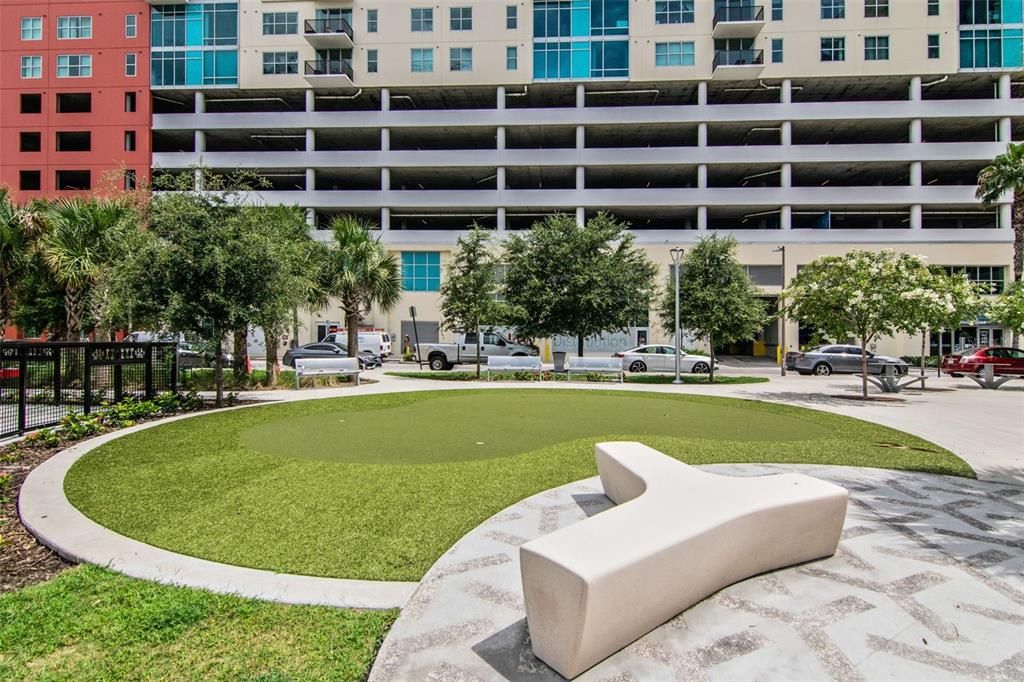 Active With Contract: $2,650 (2 beds, 1 baths, 1050 Square Feet)