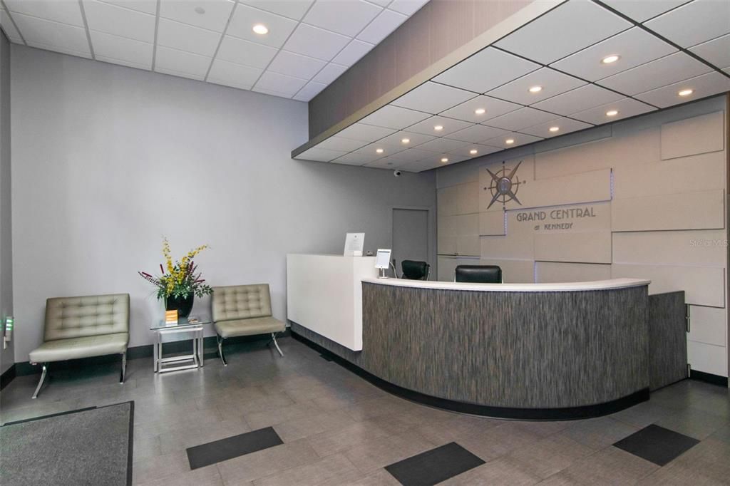 Active With Contract: $2,650 (2 beds, 1 baths, 1050 Square Feet)