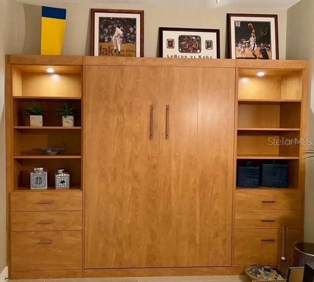 Active With Contract: $2,650 (2 beds, 1 baths, 1050 Square Feet)