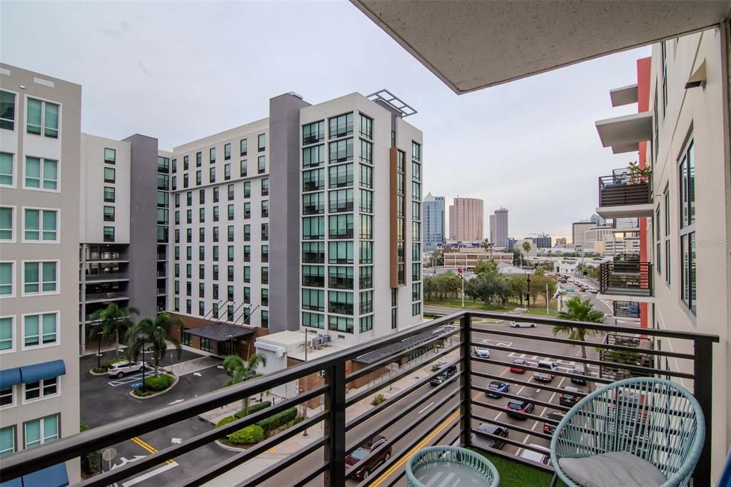 Active With Contract: $2,650 (2 beds, 1 baths, 1050 Square Feet)