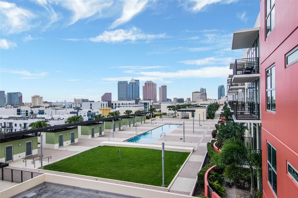 Active With Contract: $2,650 (2 beds, 1 baths, 1050 Square Feet)