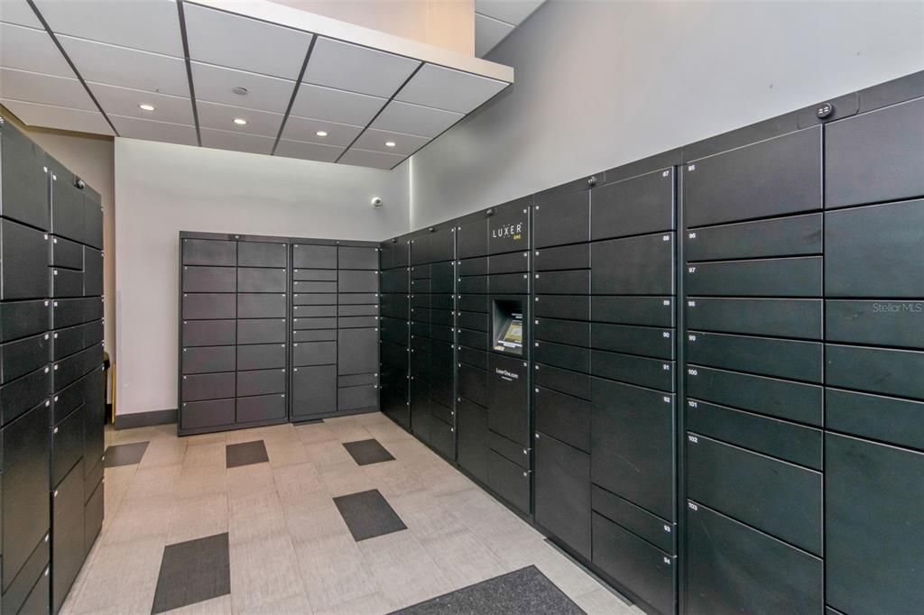 Active With Contract: $2,650 (2 beds, 1 baths, 1050 Square Feet)