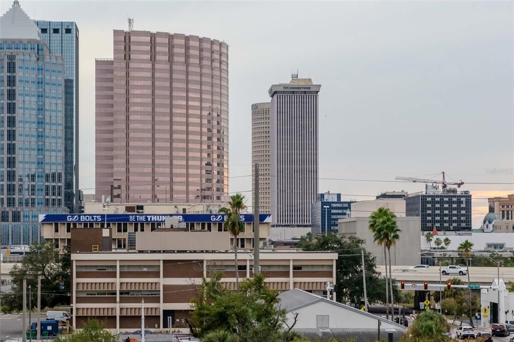 Active With Contract: $2,650 (2 beds, 1 baths, 1050 Square Feet)