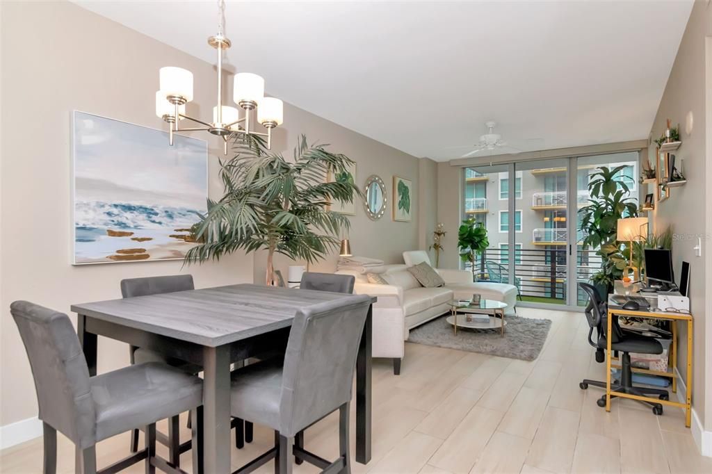 Active With Contract: $2,650 (2 beds, 1 baths, 1050 Square Feet)