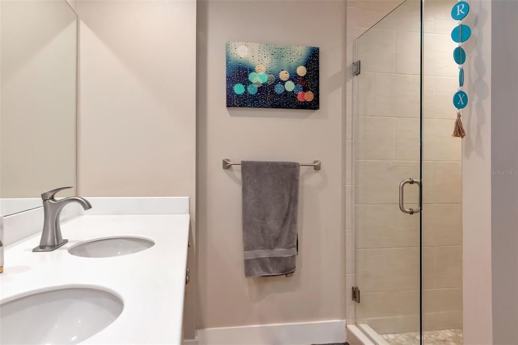 Active With Contract: $2,650 (2 beds, 1 baths, 1050 Square Feet)