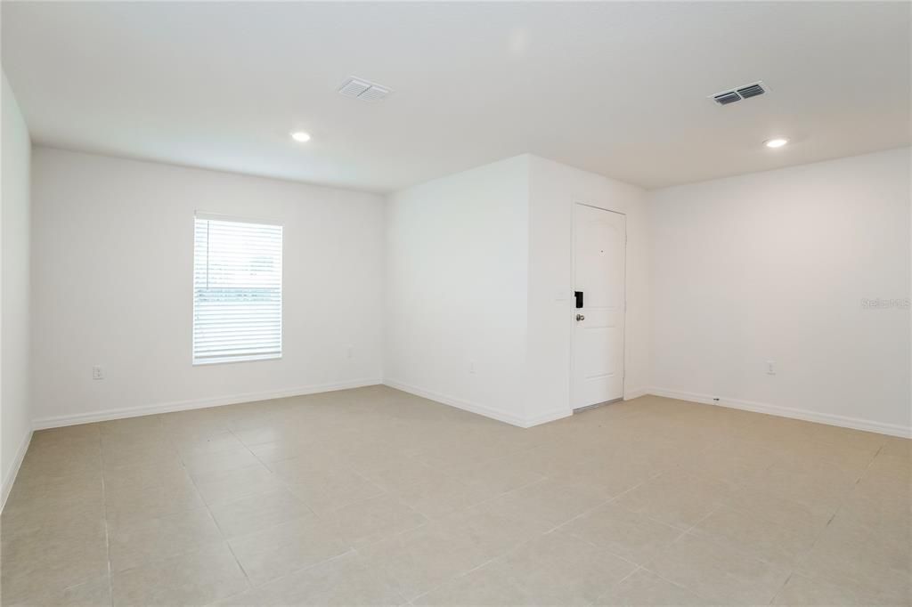 В аренду: $2,205 (4 спален, 2 ванн, 1851 Квадратных фут)