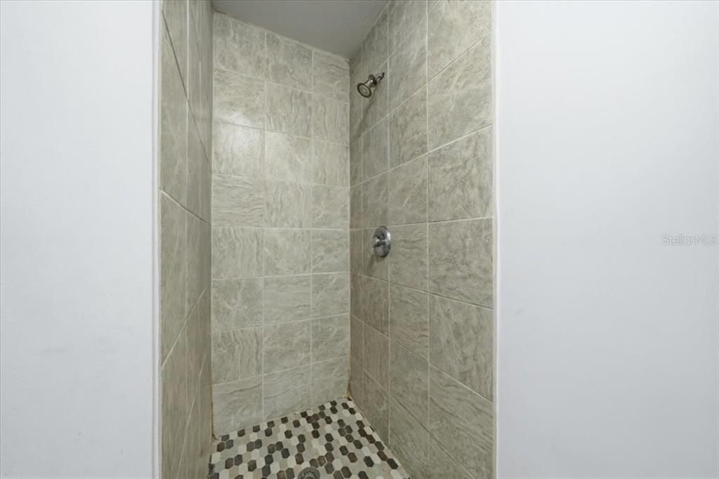 En Venta: $357,000 (5 camas, 4 baños, 1566 Pies cuadrados)