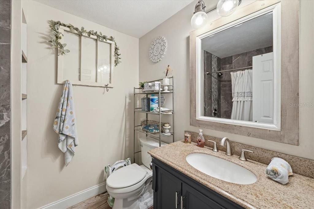 En Venta: $357,000 (5 camas, 4 baños, 1566 Pies cuadrados)